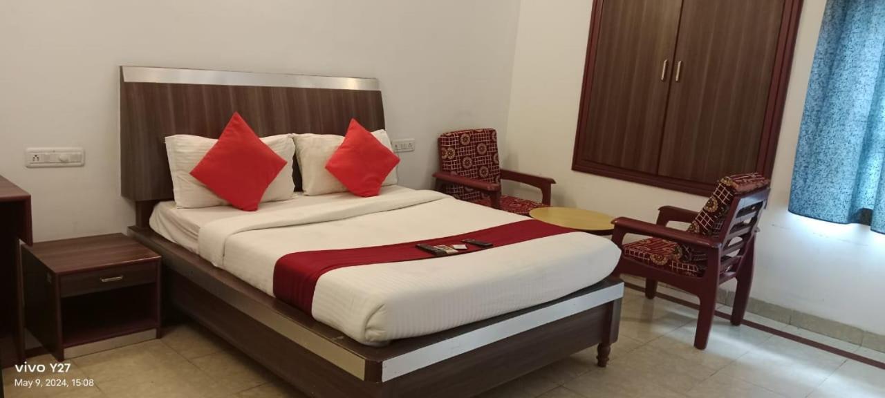 Hotel Mount Heera Chennai Exterior foto
