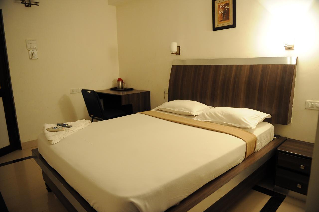 Hotel Mount Heera Chennai Exterior foto