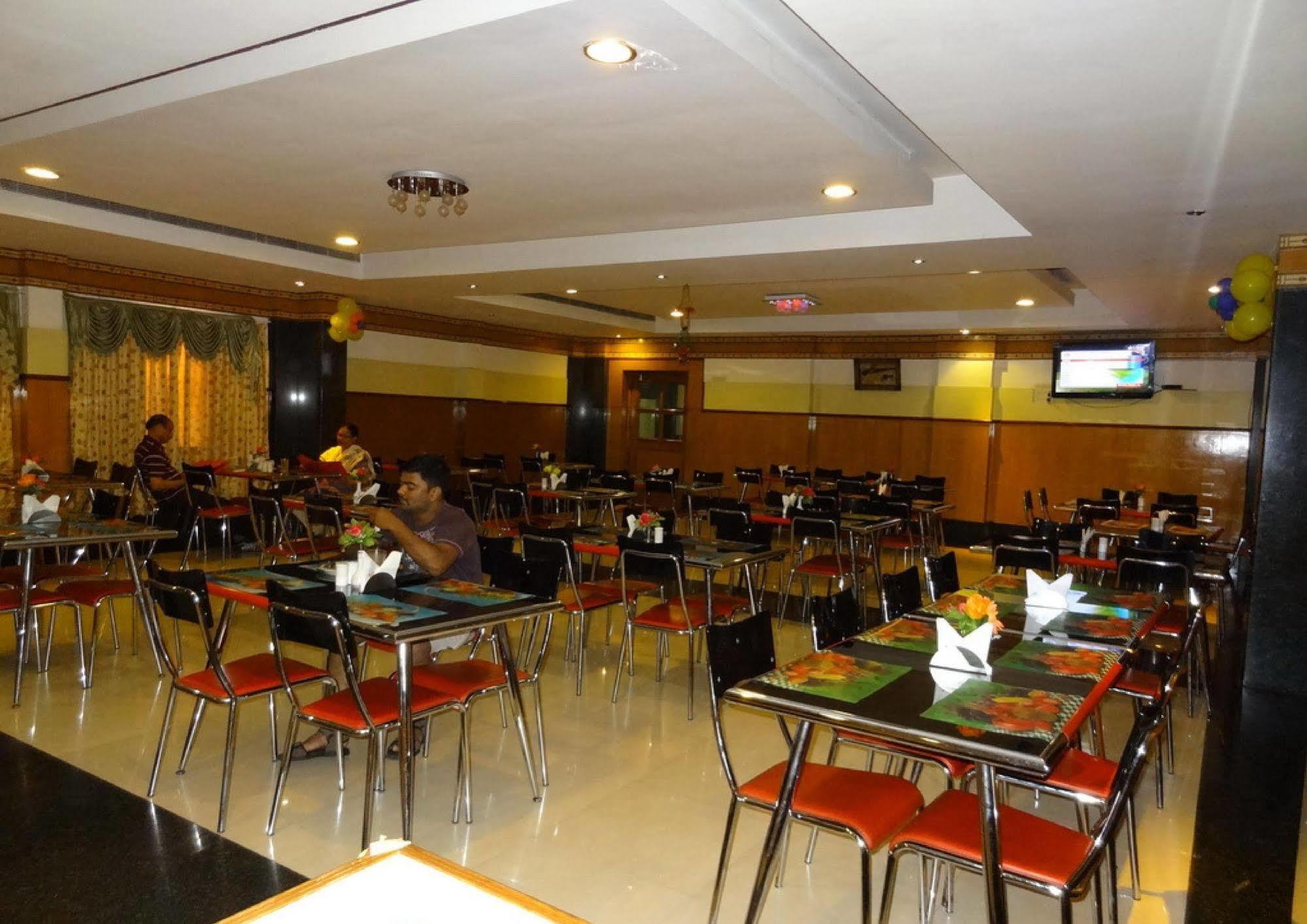 Hotel Mount Heera Chennai Exterior foto
